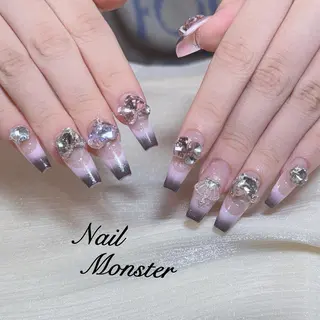 セミロング AYU_ Monster🎀のネイルデザイン