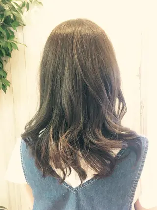 ミディアム カラー 奥谷 美代子のヘアスタイル