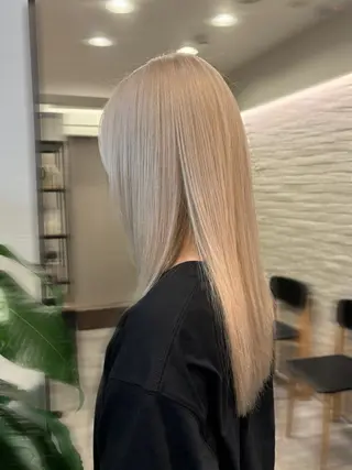 ロング カラー Viot 銀座 樋口 桃佳のヘアスタイル