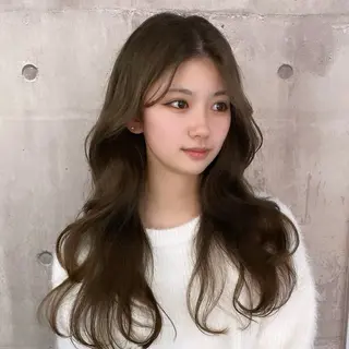 ロング カラー レイヤー・ブリーチ kiyotoshiのヘアスタイル