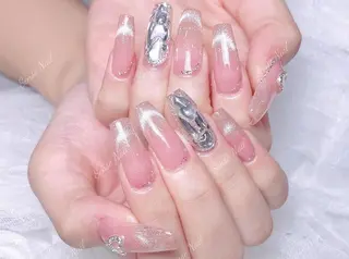 ネイル Queening 🦋のネイルデザイン