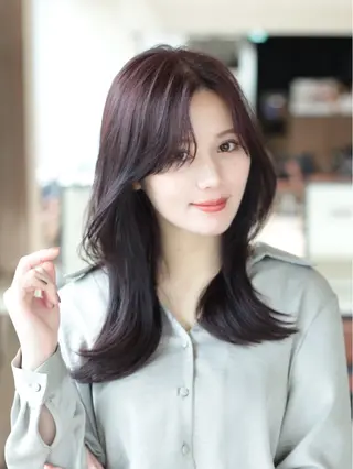 ミディアム カラー レイヤー/顔周り /透明感🩶高橋大のヘアスタイル