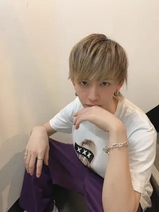 ミディアム 岡崎 海人のヘアスタイル