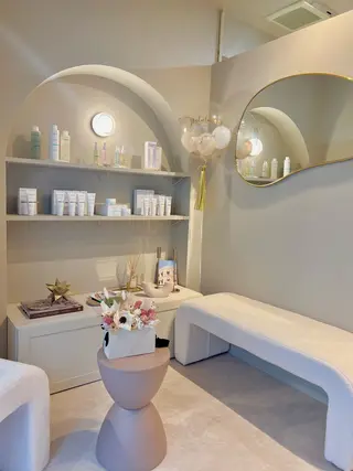 ハーブピーリング/ 脱毛/ホワイトニングのエステ・リラクイメージ