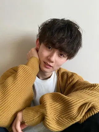 ショート パーマ メンズ 鈴木 真司のヘアスタイル