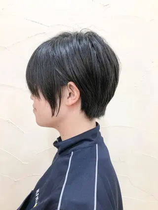 ショート 地毛風ストレート ⚡️下ノ村柊斗⚡️のヘアスタイル