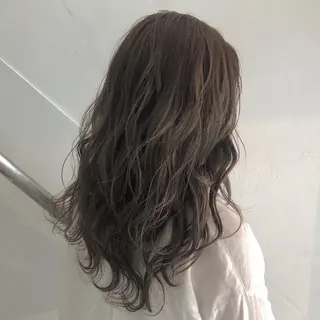 セミロング カラー CLUTCH天王寺 西藤遥河のヘアスタイル