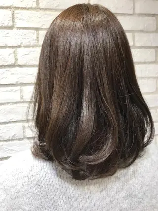 ミディアム カラー Ash 戸田公園店のヘアスタイル