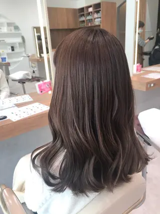 セミロング カラー 木野田 萌のヘアスタイル