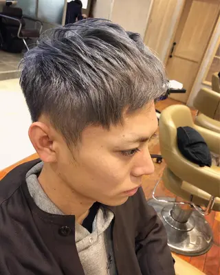 カラー メンズ ハイダメージ毛 縮毛矯正のヘアスタイル