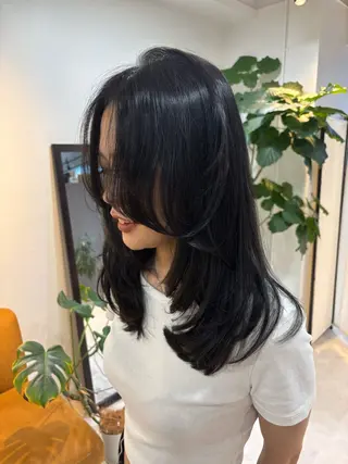 セミロング 心斎橋/海外レイヤー 募集中三好玲奈のヘアスタイル