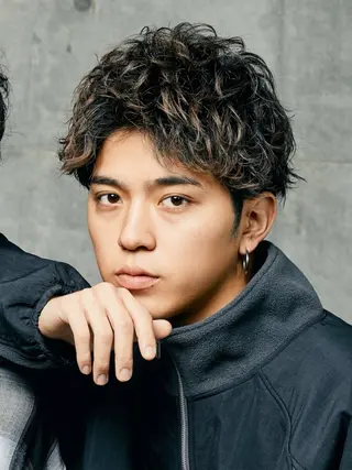 ショート パーマ メンズ is by fifth所属・fifth 山中達也のヘアスタイル