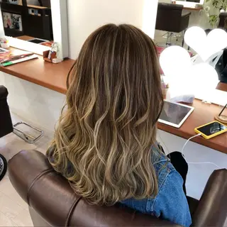 セミロング カラー Aujua ソムリエ 勝又舞夏のヘアスタイル