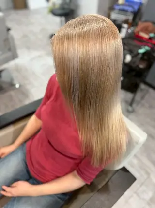 ロング Sherry淀屋橋肥後橋店所属・Sherry 淀屋橋肥後橋店のヘアスタイル