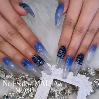 ネイル MADIA藤沢所属・MADIA MEGUのネイルデザイン