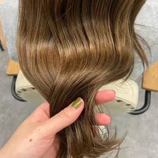 ロング カラー natsumi / N°ariaのヘアスタイル