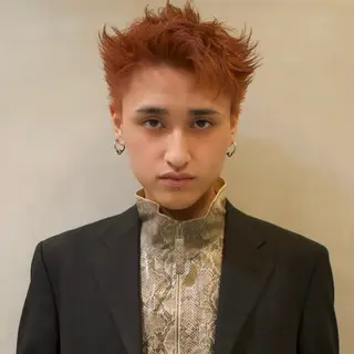 ショート カラー ブロンド/ブリーチ 【SITY.】のヘアスタイル