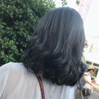 ミディアム カラー 山崎 絵莉香のヘアスタイル