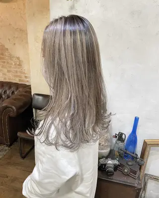セミロング カラー 遠藤 拓馬のヘアスタイル