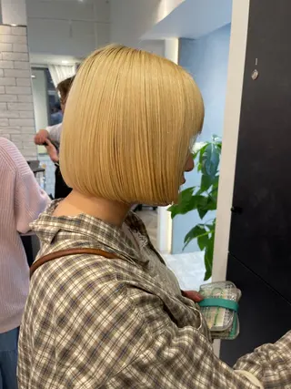 カラー TENSHO ハイトーンレイヤーのヘアスタイル