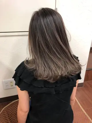 カラー メンズハイトーン メンズバレイヤージュのヘアスタイル