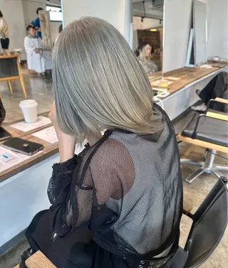 ミディアム カラー ✨艶ブリーチカラー ✨四ノ宮裕己のヘアスタイル