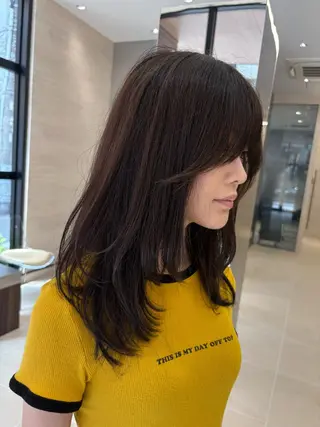 セミロング PULSE yokohama所属・レイヤー |オリーブ |ヘーゼルベージュのヘアスタイル