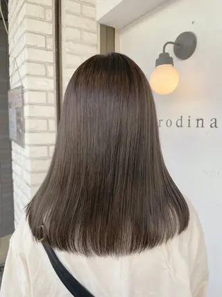 セミロング カラー 坂本 かのんのヘアスタイル