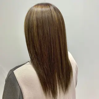ロング カラー D’asty梓川所属・山崎 夢奈のヘアスタイル