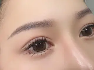 マツエク・マツパ EmiyBeautyLush所属・Emiy BeautyLushの眉毛・アイブロウイメージ