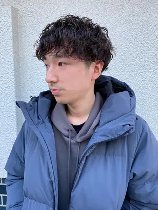 パーマ メンズ パーマ、髪質改善 カズマのヘアスタイル