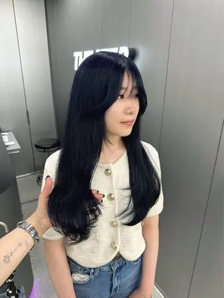 ロング カラー 暗髪🩶ラベンダー/ ブルー/ユウナ🤍のヘアスタイル