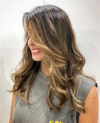 ロング salowin 原宿 aroa所属・韓国／ハッシュカット ／透明感カラー／金野のヘアスタイル