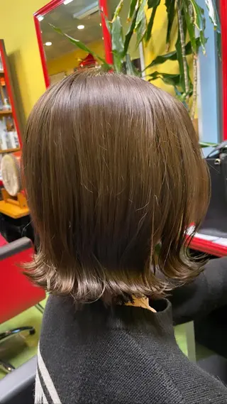 ミディアム カラー デザインカラー🏝️ 須賀汐音のヘアスタイル