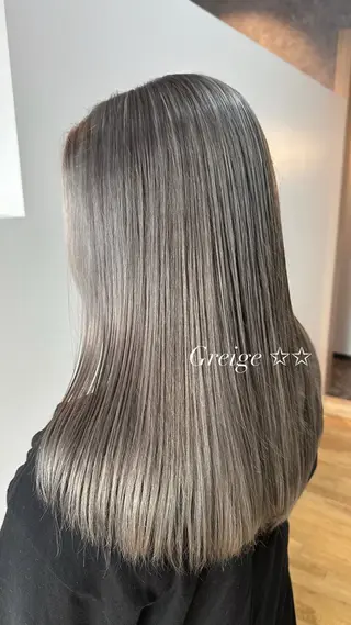 ロング ナチュラルハイトーン /坂庭 美夢のヘアスタイル
