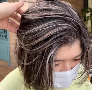 ミディアム カラー ヘアアレンジ 🤍ハル🤍/モテ髪 ヘア🎀/ハイトーンのヘアスタイル