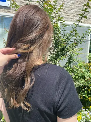 ロング 永沼 真依のヘアスタイル