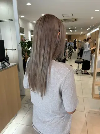 ロング カラー 🍀透明感抜群🍀/ ハイトーンカラーのヘアスタイル