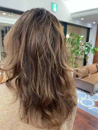 ロング BEAUTRIUM所属・大前斗夢(リクエスト にて予約下さい)のヘアスタイル