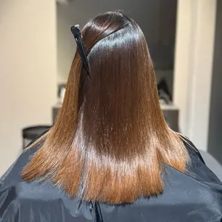 ロング パーマ ブリーチなし Ⅰ 髪質改善カラーのヘアスタイル