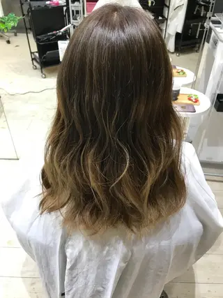 セミロング Adachi Fujikoのヘアスタイル