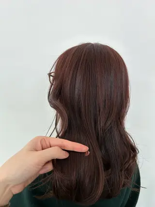 ミディアム 津田 舞花のヘアスタイル