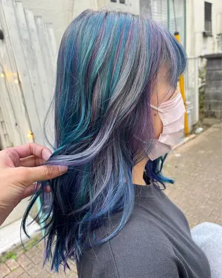 セミロング カラー 原宿サロン代表 デザインカラー伊藤卓のヘアスタイル