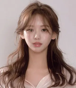 ロング カラー ハイトーンカラー 🦄レイヤーカットのヘアスタイル