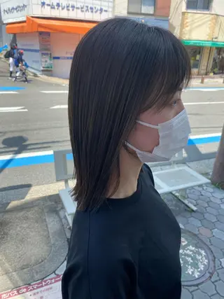 ミディアム カラー 西村 美羽のヘアスタイル