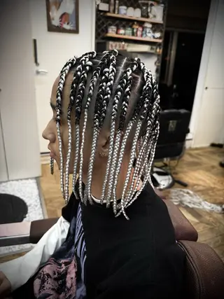 西尾 海飛のヘアスタイル