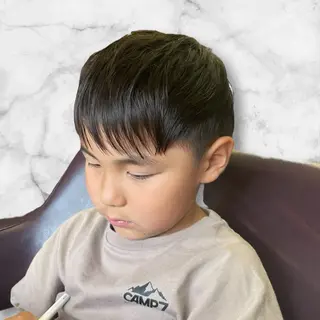 キッズ セルバ所属・HIRORO ブリーチ/ハイトーンのヘアスタイル