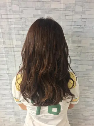 ロング 足立 磨咲のヘアスタイル