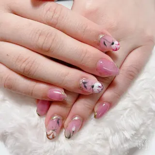 ネイル The Best Beauty受付担当のヘアスタイル