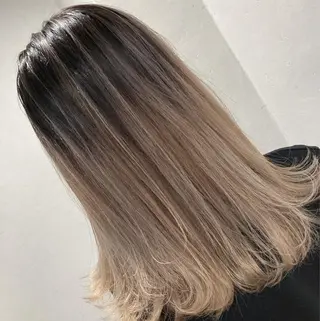 セミロング カラー ブリーチ毛縮毛矯正 👑山口のヘアスタイル